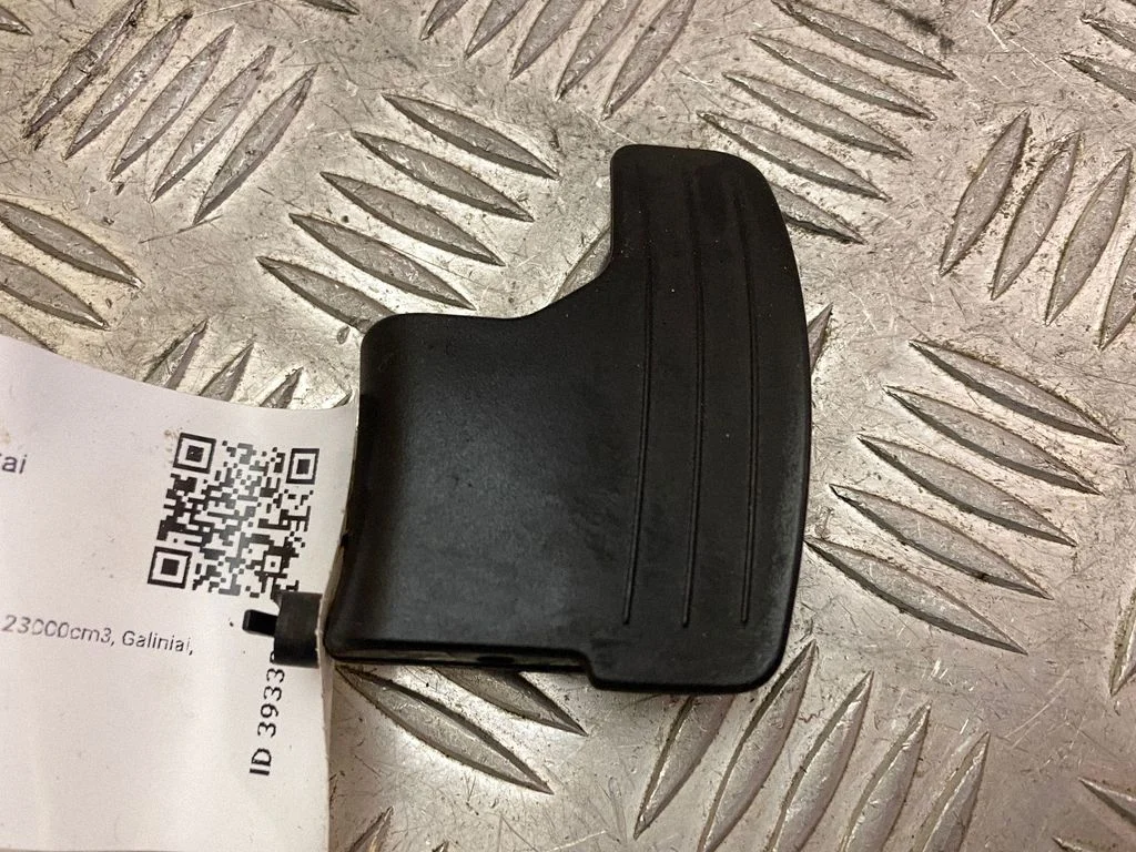 Steering wheel buttons/switches FR3T3F884AD