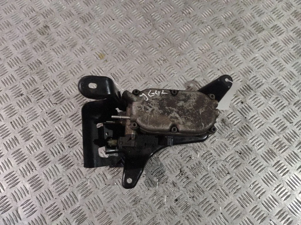 Fuel filter housing – Jeep Grand Cherokee (2010-2021)