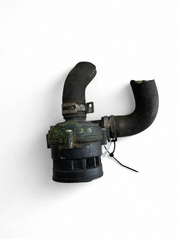 Webasto circulation pump for autonomous heater – Mercedes-Benz CLS-Class C219 (2003-2011)