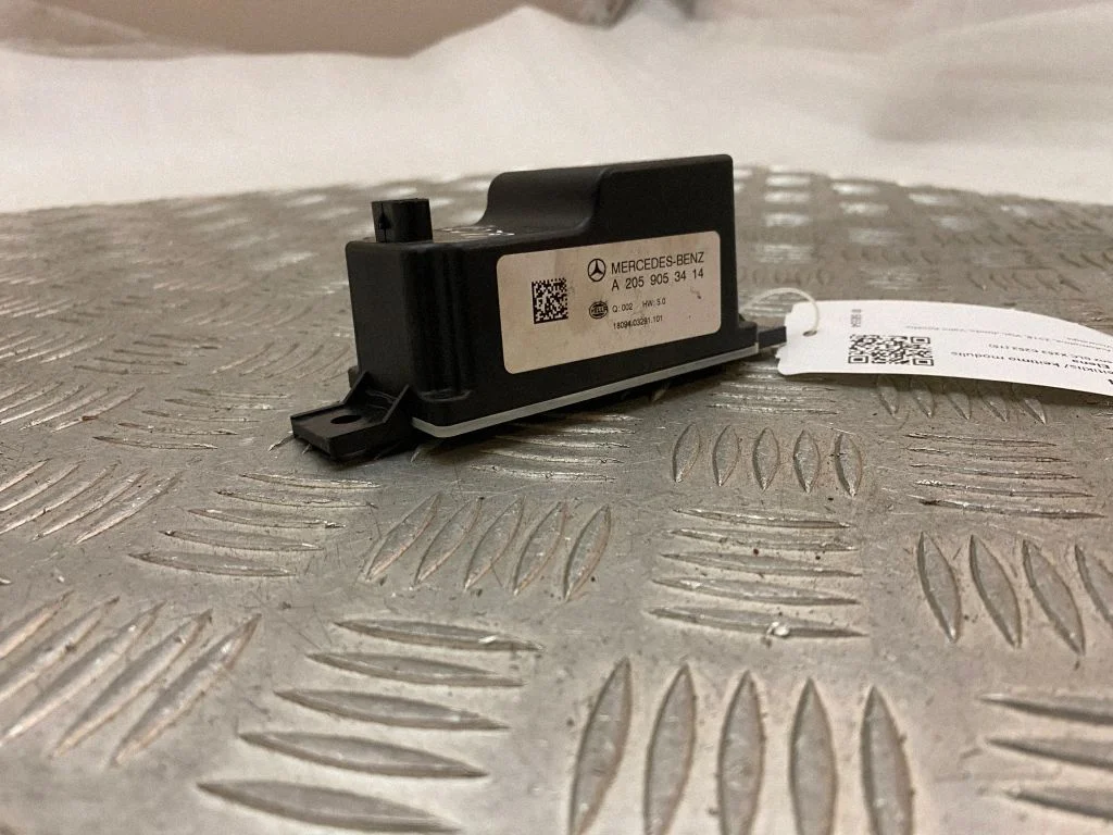 Voltage converter/converter module – Mercedes-Benz GLC-Class C253 (2016-)