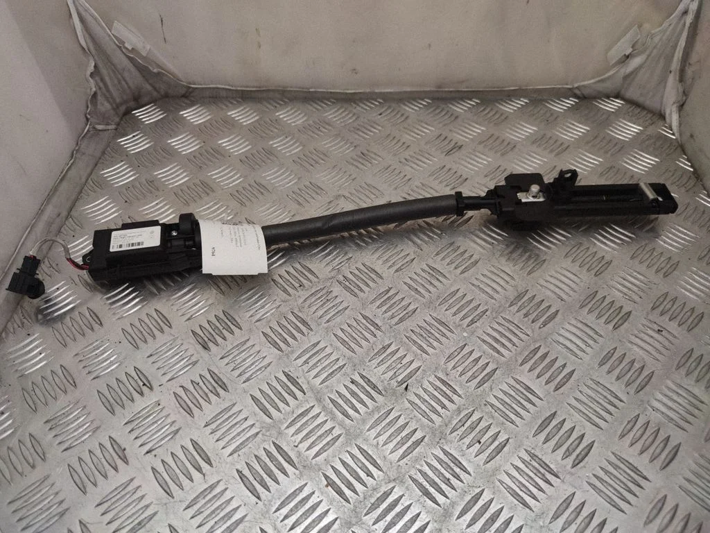 Seat belt adjustment motor – Audi A8 S8 D4 4H (2010-2016)