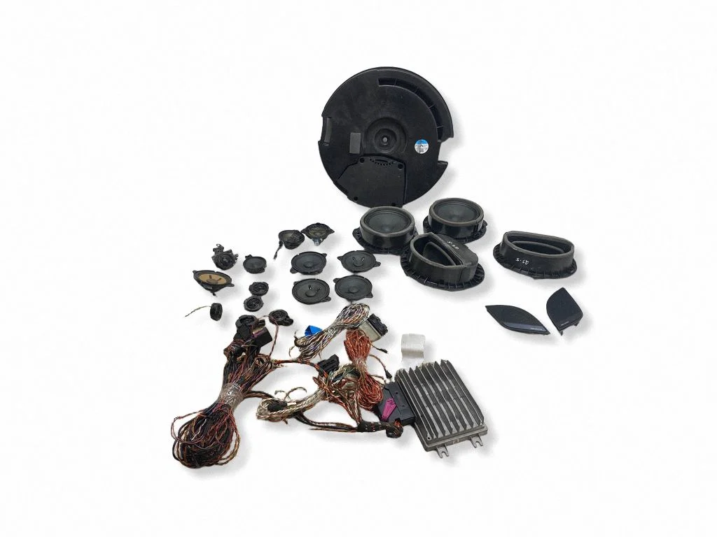 Audio system kit 8Y0035465A