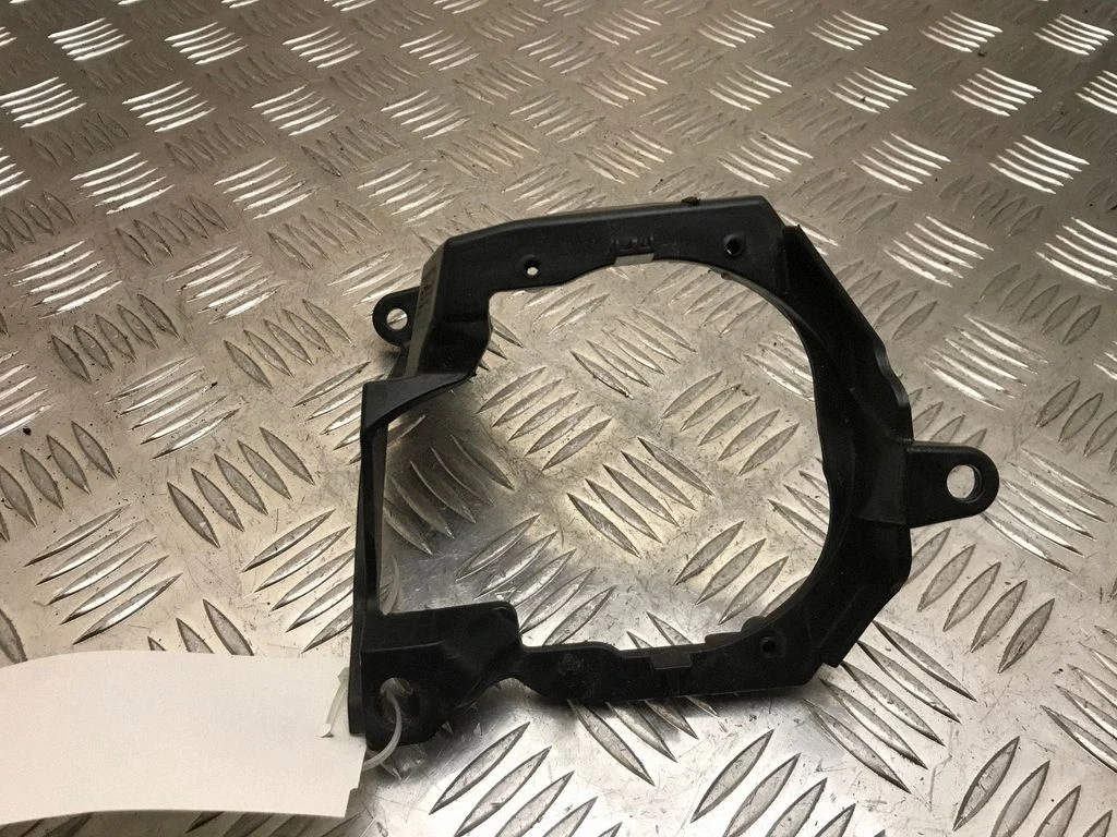 Fog light bracket FR3B15266AB