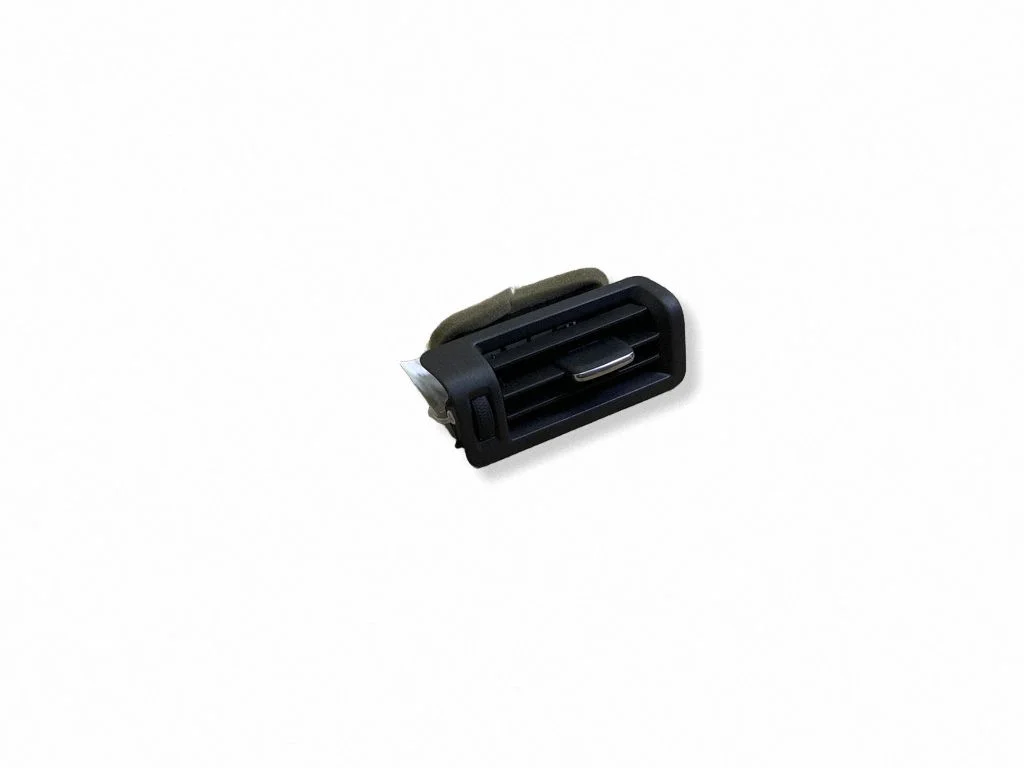 Air vent grill in roof 31497123