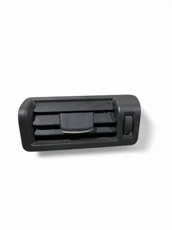 Air vent grill in roof 31455187