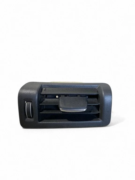 Air vent grill in roof 31497127