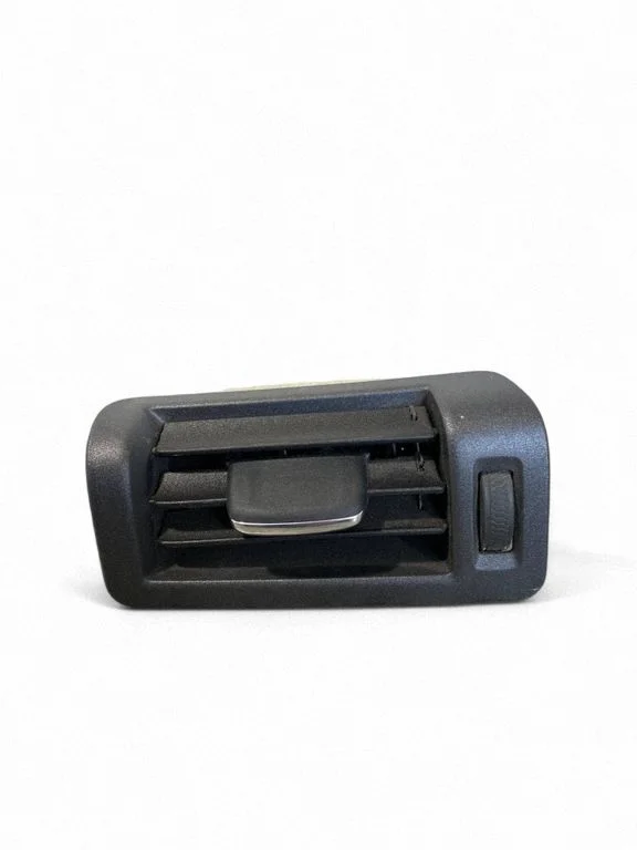 Air vent grill in roof 31469794