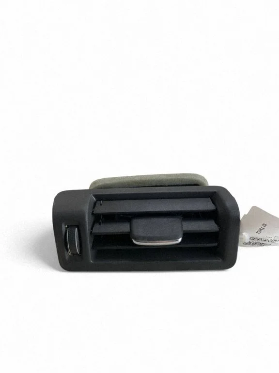 Air vent grill in roof 31497123