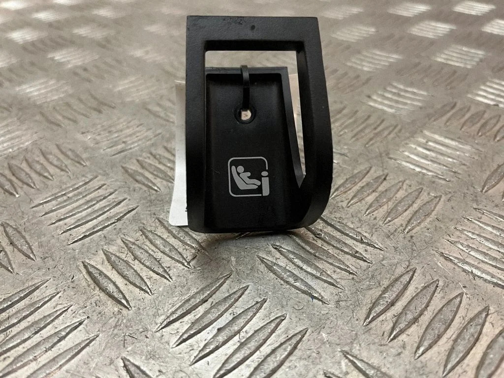 ISOFIX klamber – Mercedes-Benz X-class W470 (2017-2020)