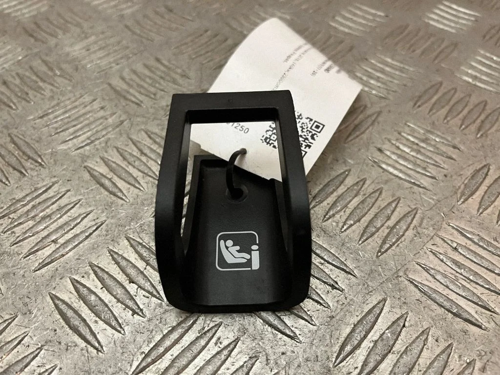 ISOFIX klamber – Mercedes-Benz X-class W470 (2017-2020)