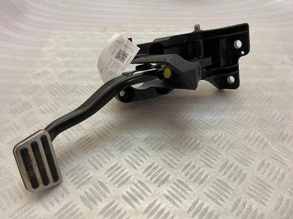Brake pedal FR3C2D094CD