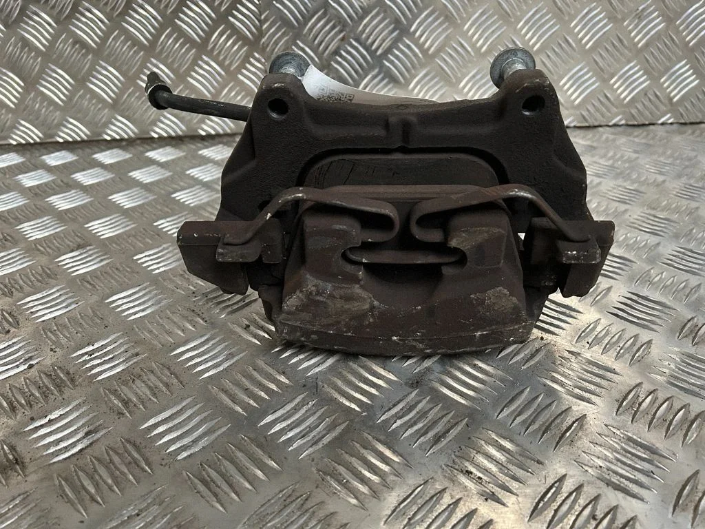 Front brake caliper 31381442