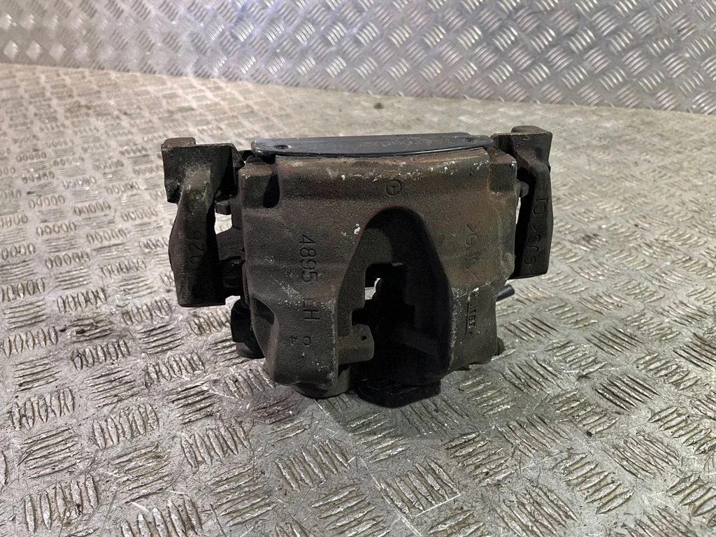 Front brake caliper – left
