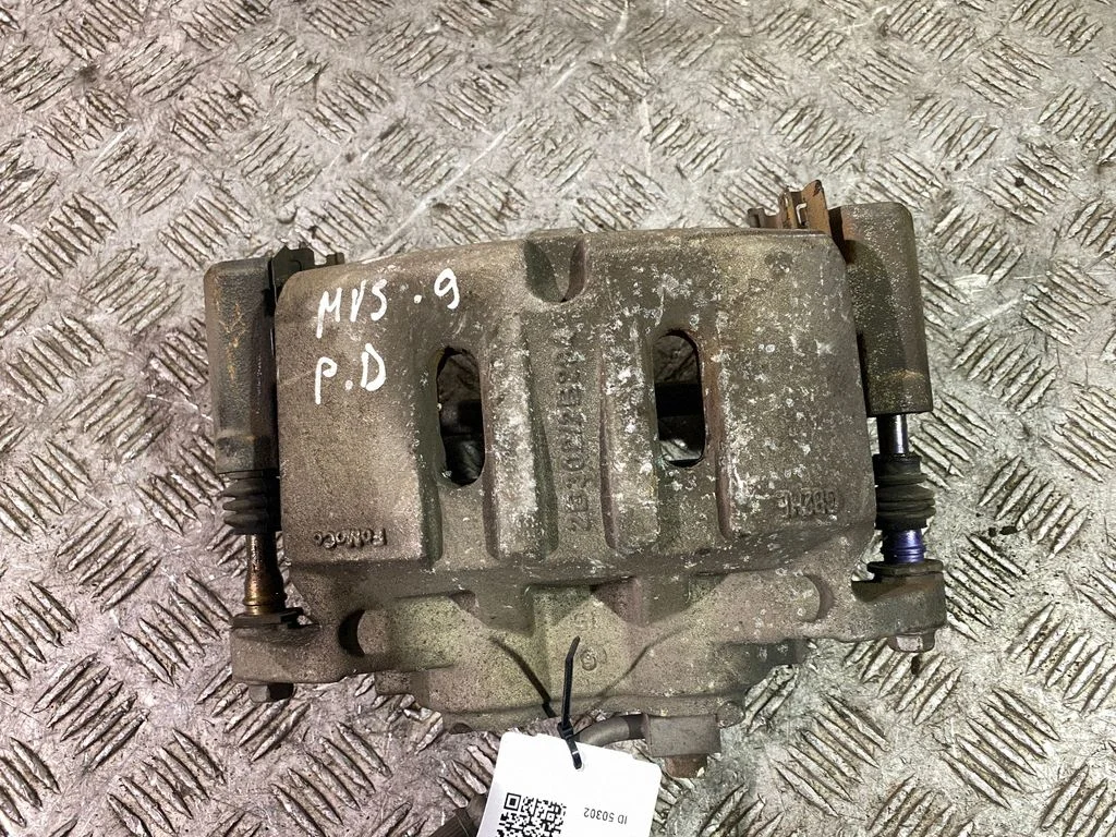 Front brake caliper – right