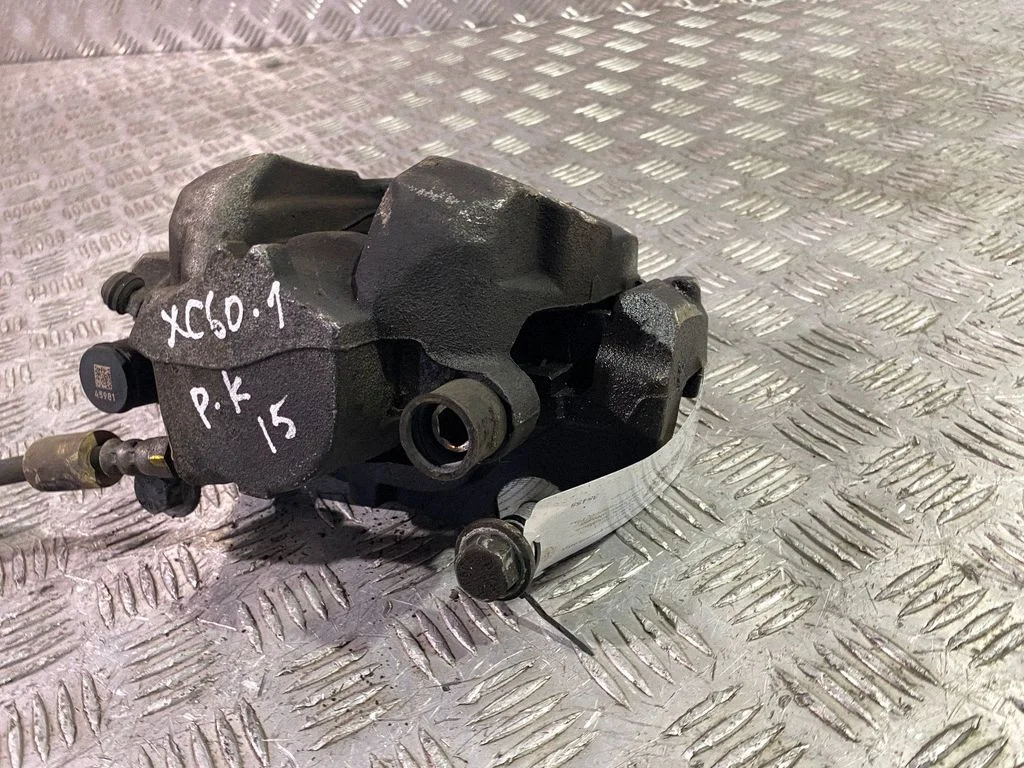 Front brake caliper 31483011