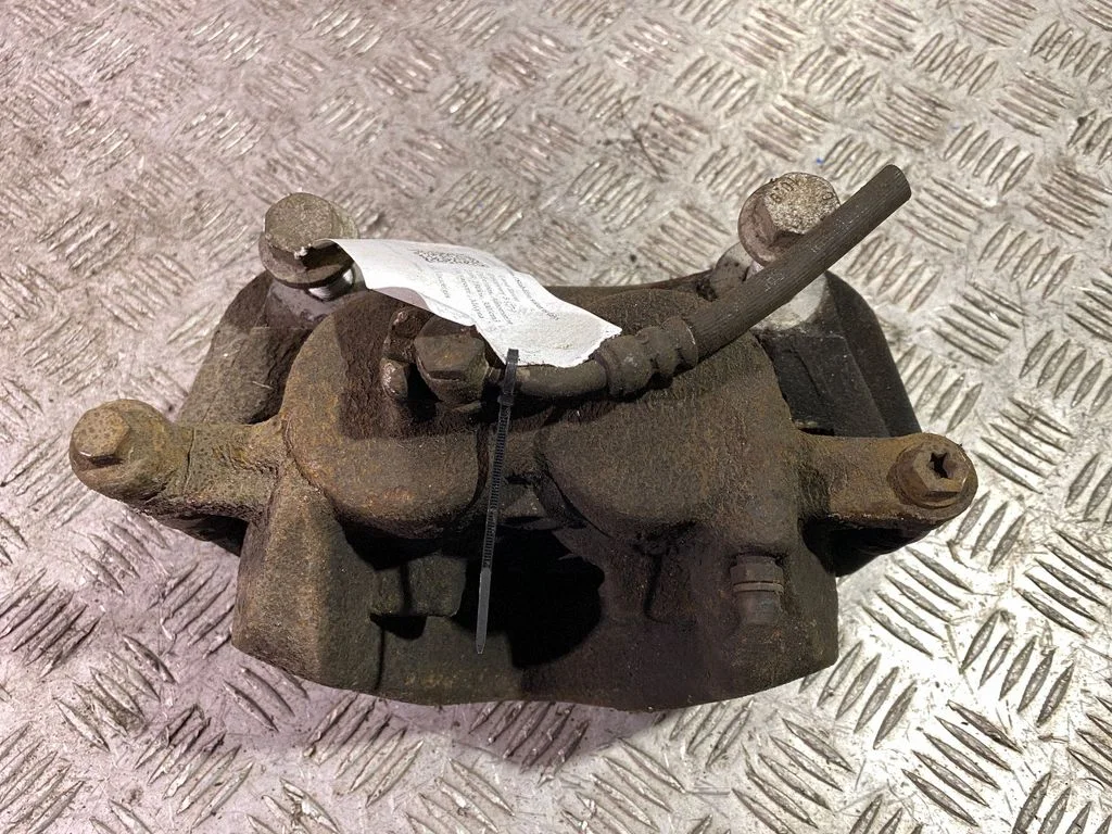 Front brake caliper – right