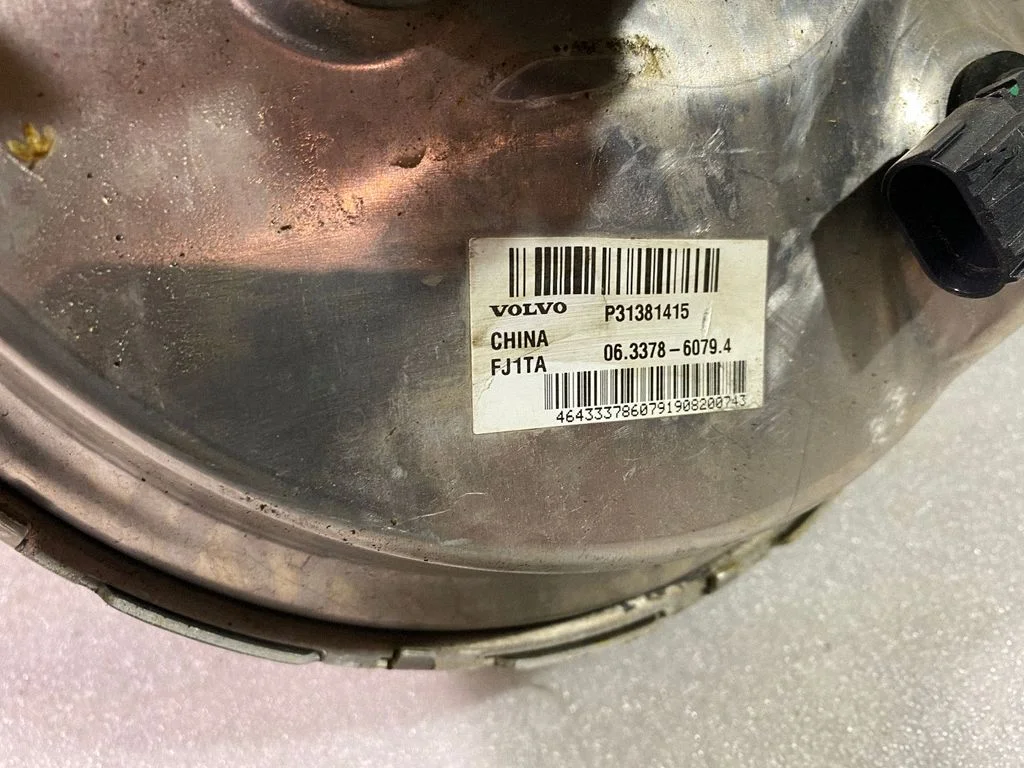 Brake booster 31381415