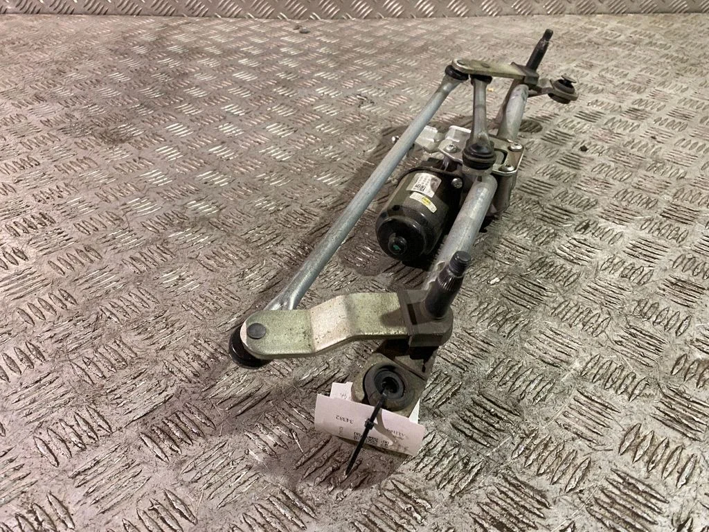 Mechanizm wycieraczek z silniczkiem – Audi A1 (2018-)