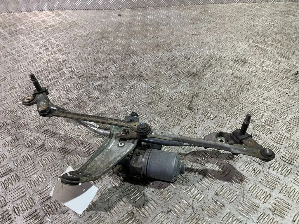 Front wiper linkage and motor 31425981
