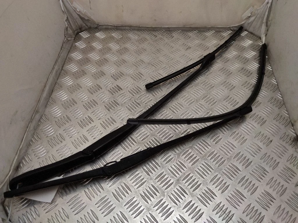 Priekšējā stikla tīrītāja svira 7357311