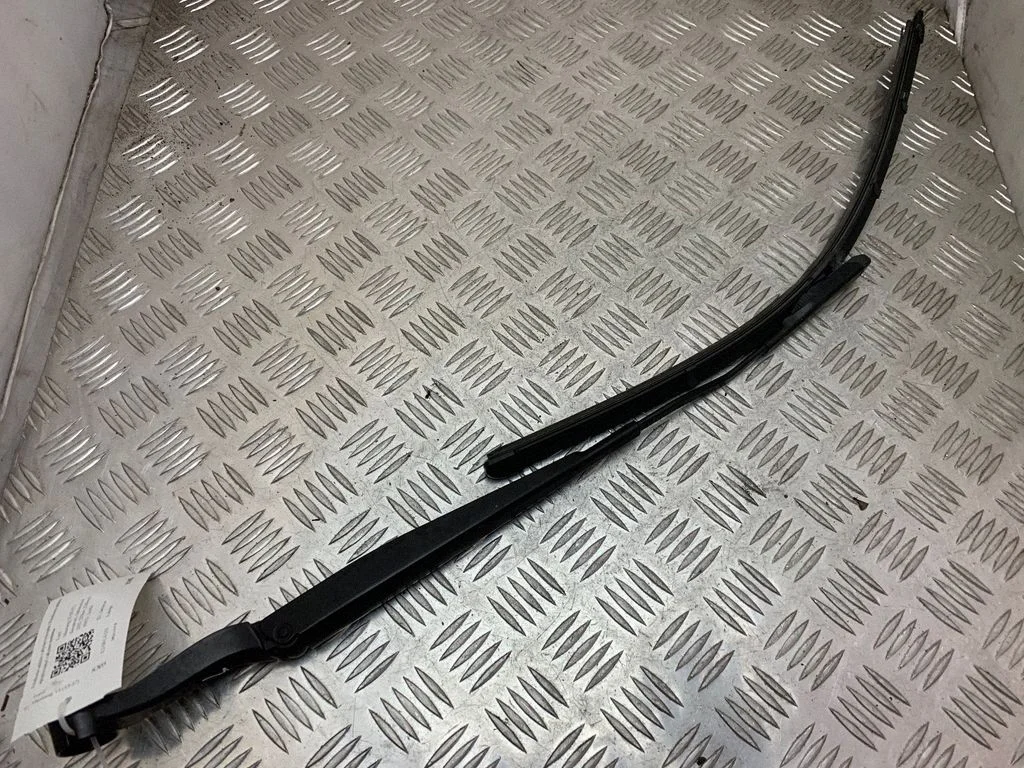 Front wiper blade arm FR3B17C495AA