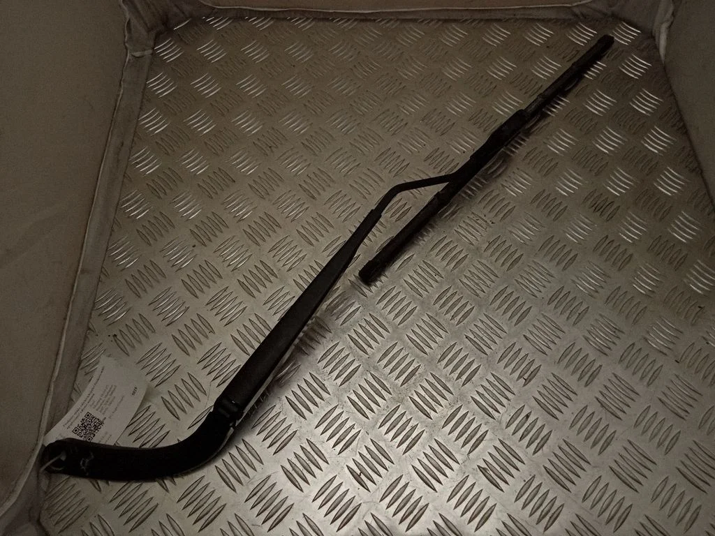 Front wiper blade arm FR3B17B859AA