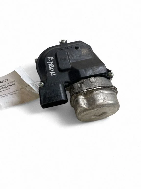 Kojameeste mootor 4KR955119