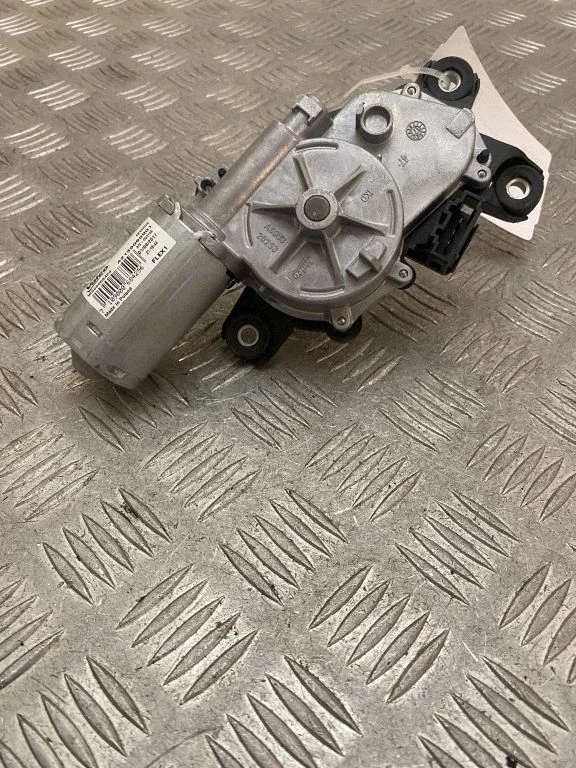 Aizmugurējā stikla tīrītāja motoriņš A2139065901