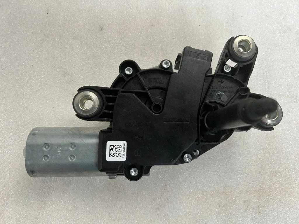 Aizmugurējā stikla tīrītāja motoriņš A2139065901