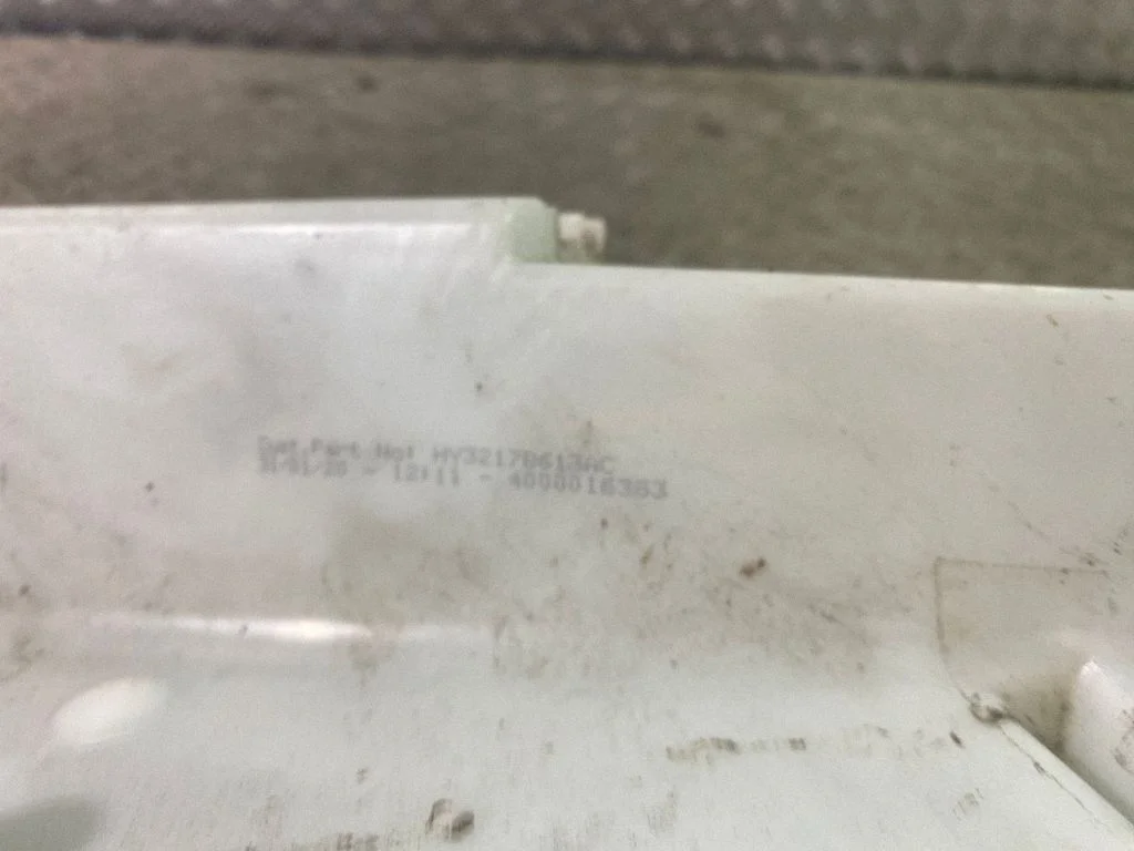 Klaasipesuvedeliku paak HY3217B613AC