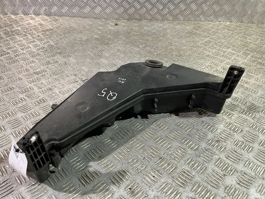 Windshield washer fluid reservoir/tank 8R0955453B
