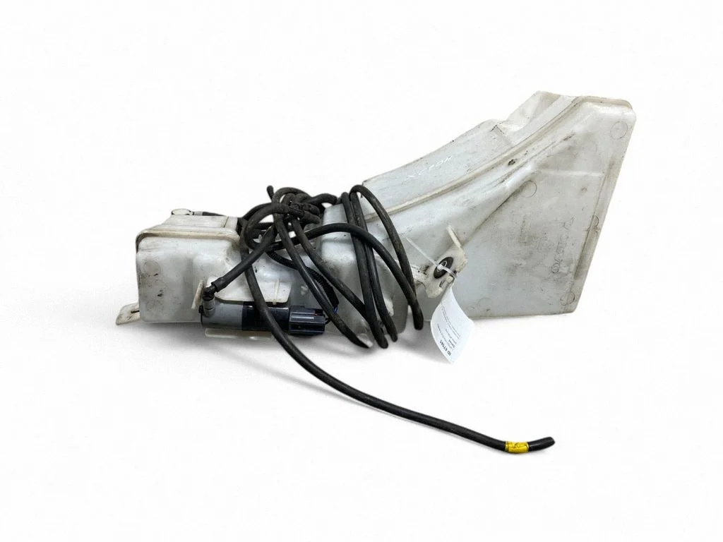 Windshield washer fluid reservoir/tank 31349385