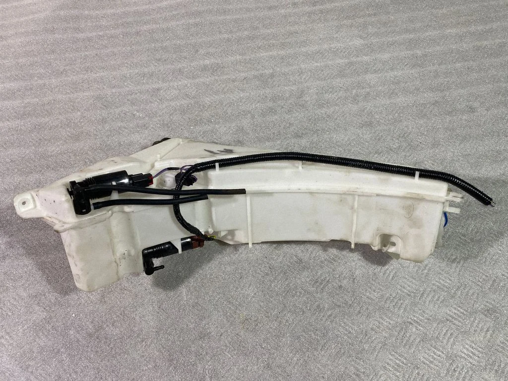 Klaasipesuvedeliku paak HY3217B613AC