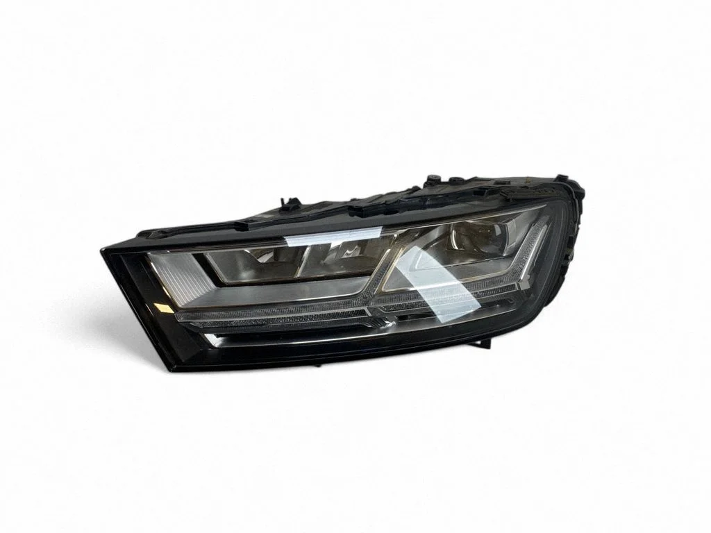 Priekšējais lukturis 4M0941033A