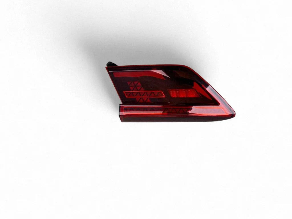 Tailgate rear/tail lights 5NA945308E