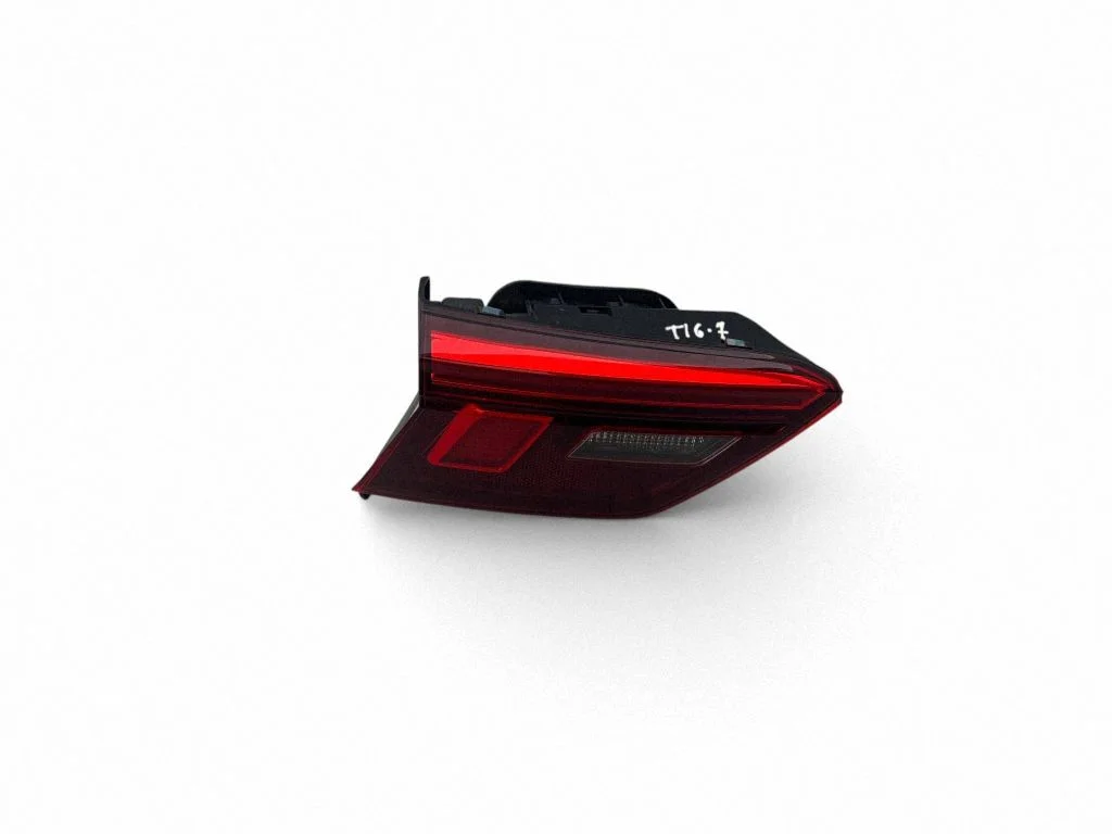 Tailgate rear/tail lights 5NA945093G