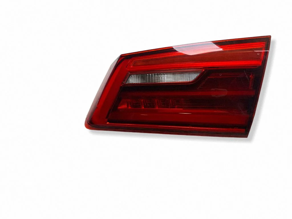 Lampa tylna w klapie 630342