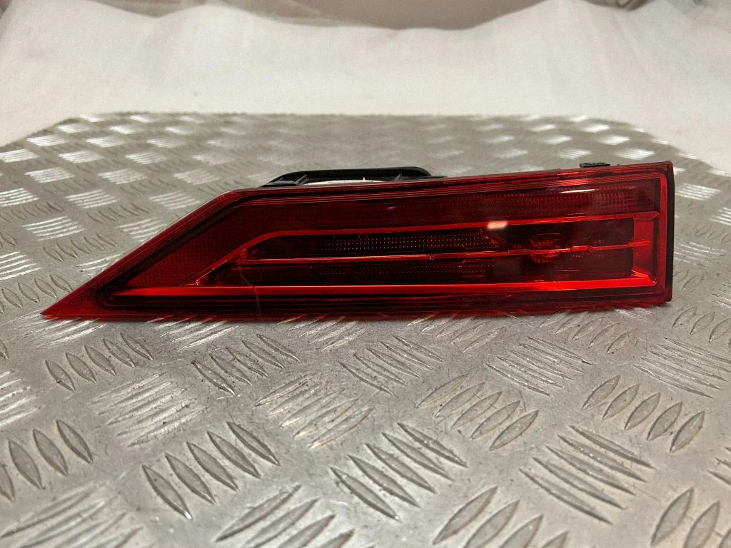 Tailgate rear/tail lights – Volvo XC60 (2017-)