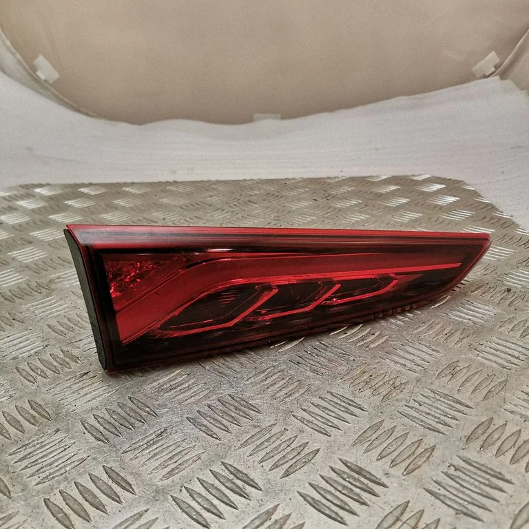 Aizmugurējais lukturis bagāžnieka vākā – Hyundai Kona I (2017-2023)