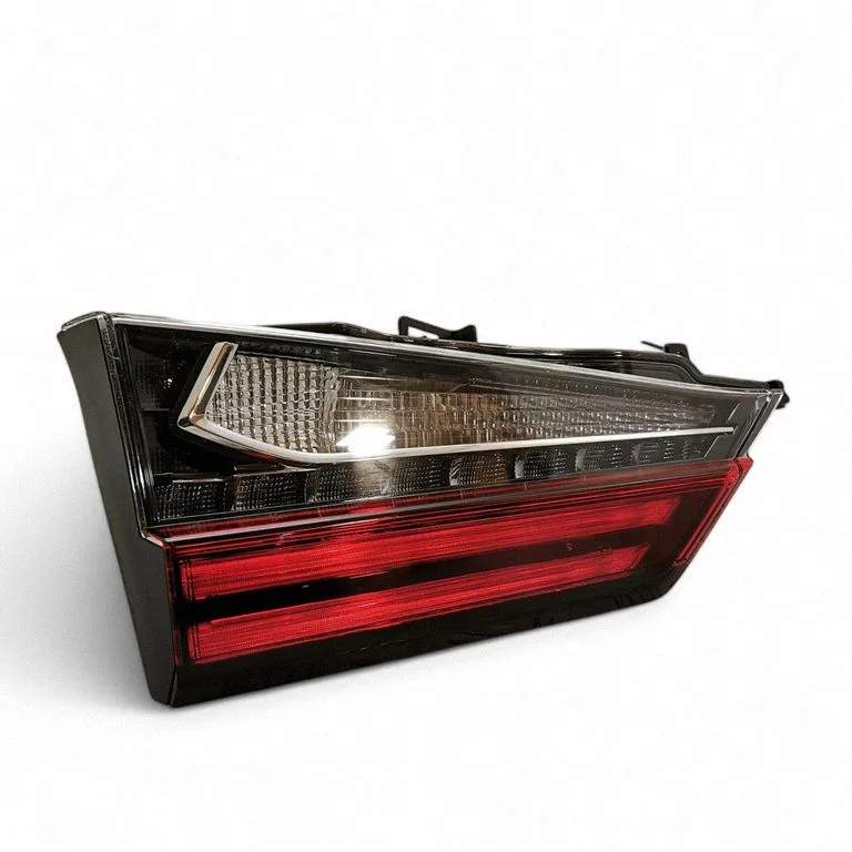 Tailgate rear/tail lights – left