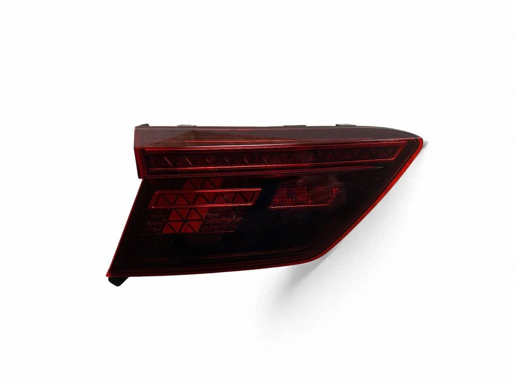 Rear/tail lights 5NA945307E