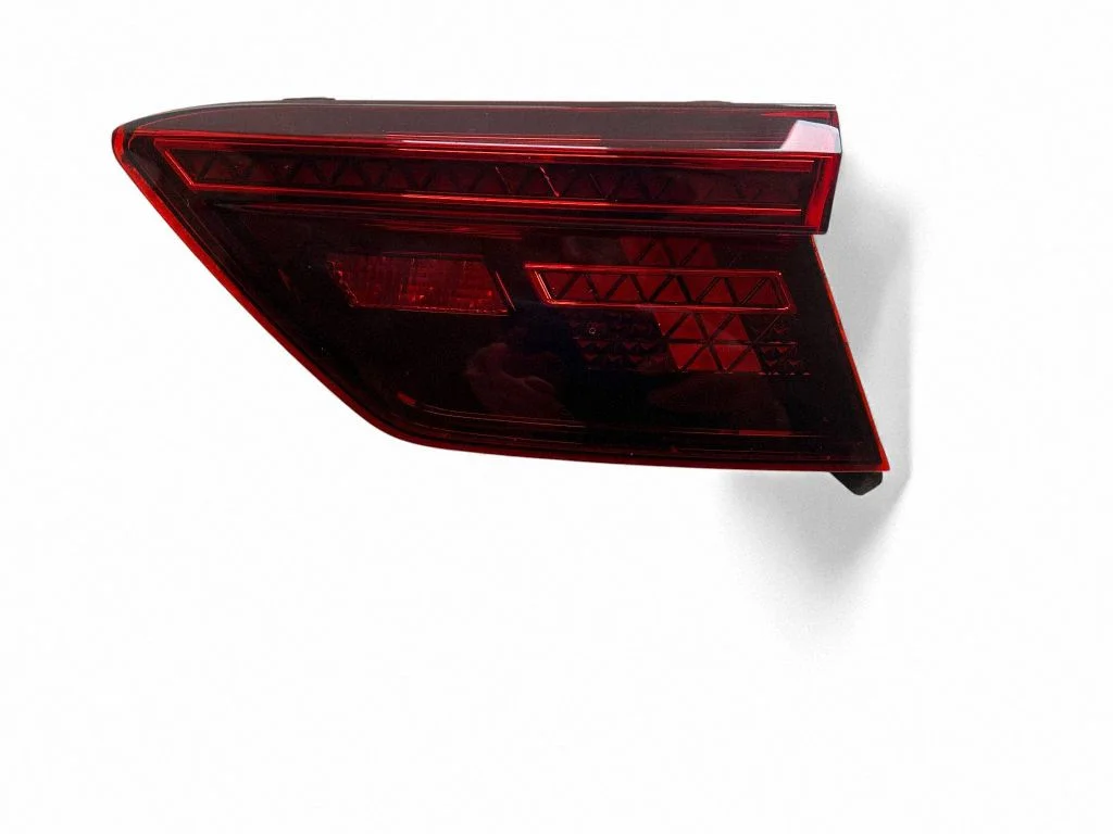 Rear/tail lights 5NA945308E