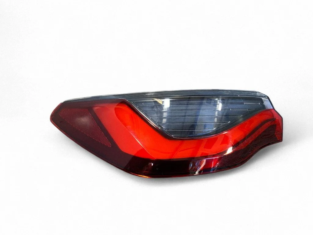 Lampa tylna w błotniku 7477603
