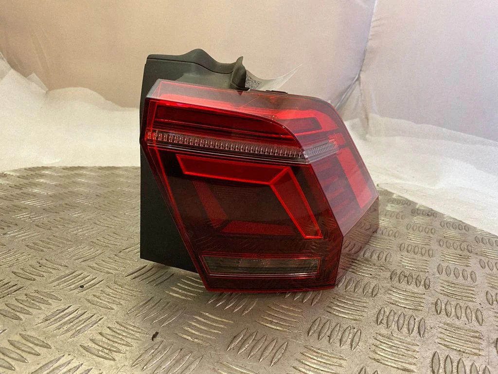 Rear/tail lights 5NA945208J