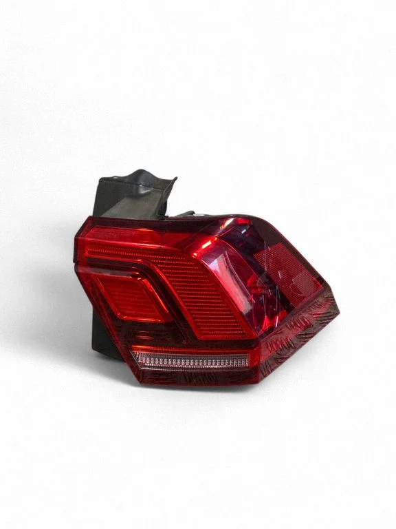 Rear/tail lights 2SD01251902