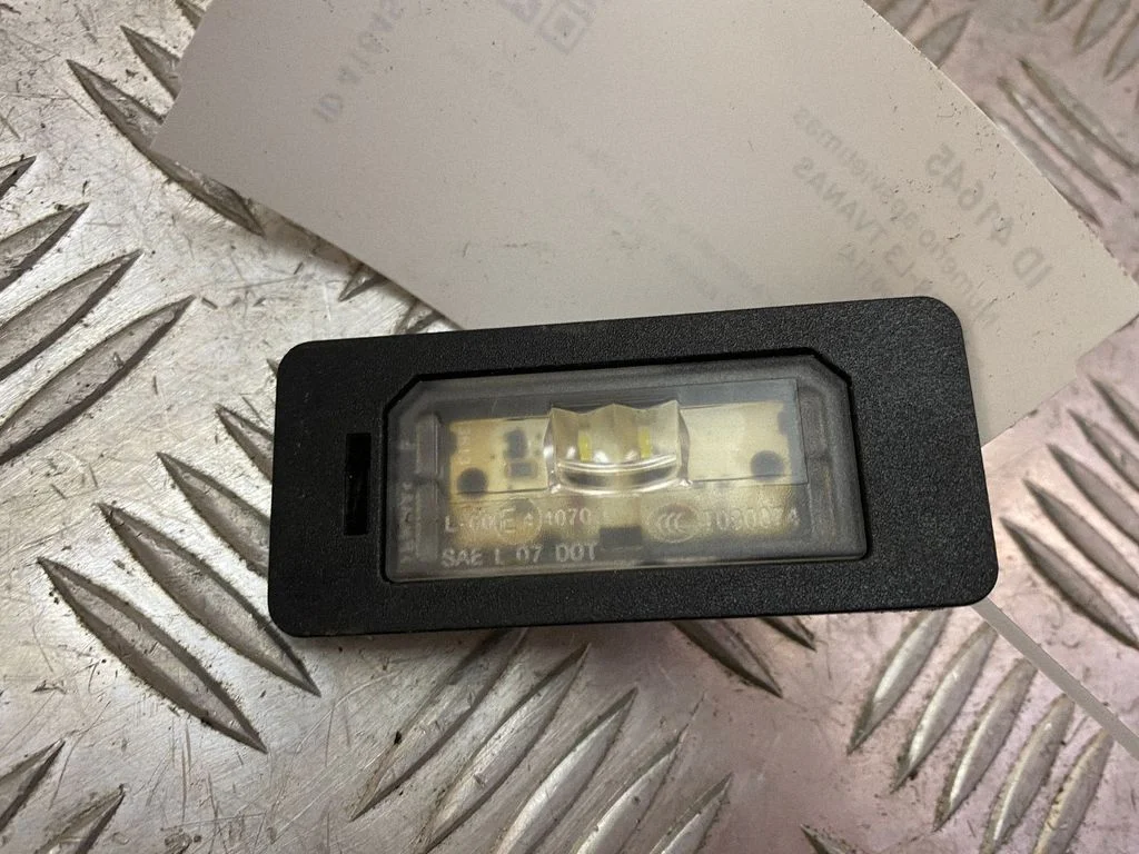 Number plate light 7193293