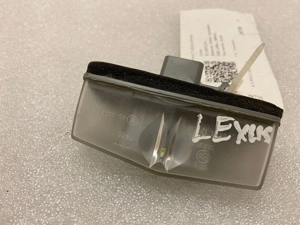 Number plate light – Lexus RX 450H (2016-)