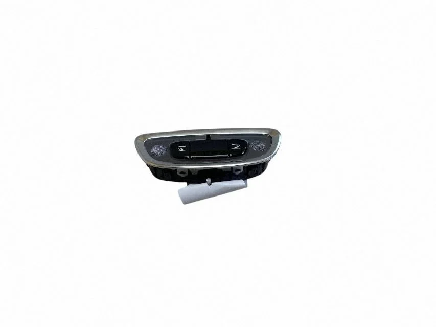 Aizmugurējo sēdvietu apgaismojuma lukturis 31457644