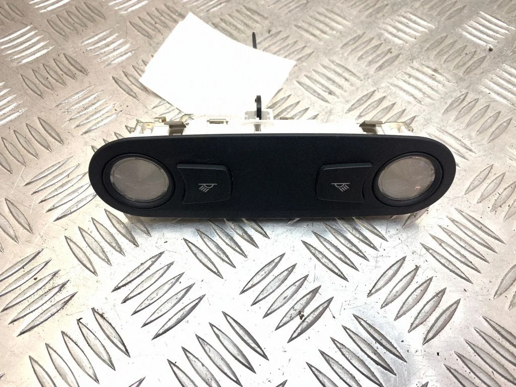 Rear seat light 8T0947111B