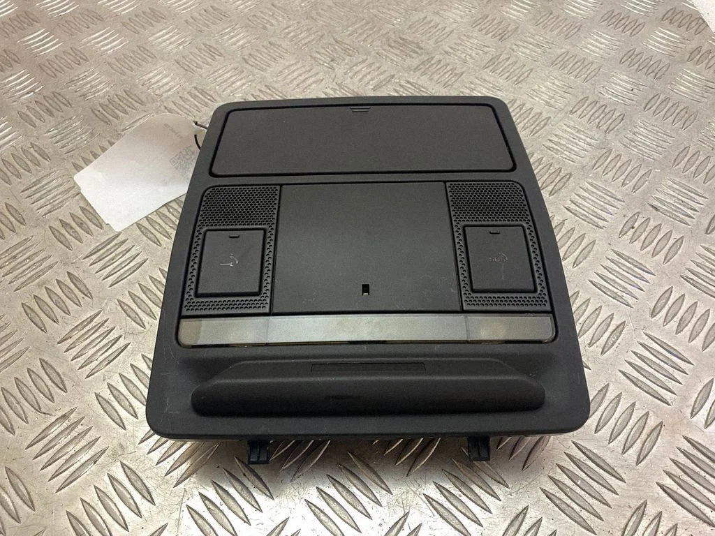 Lampka przednich siedzeń GX7315K609AA